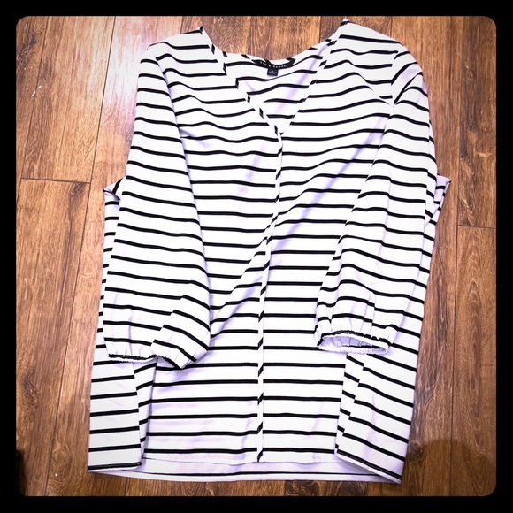 Zac & Rachel Tops - EUC Blk/wht Zac & Rachel long sleeve top